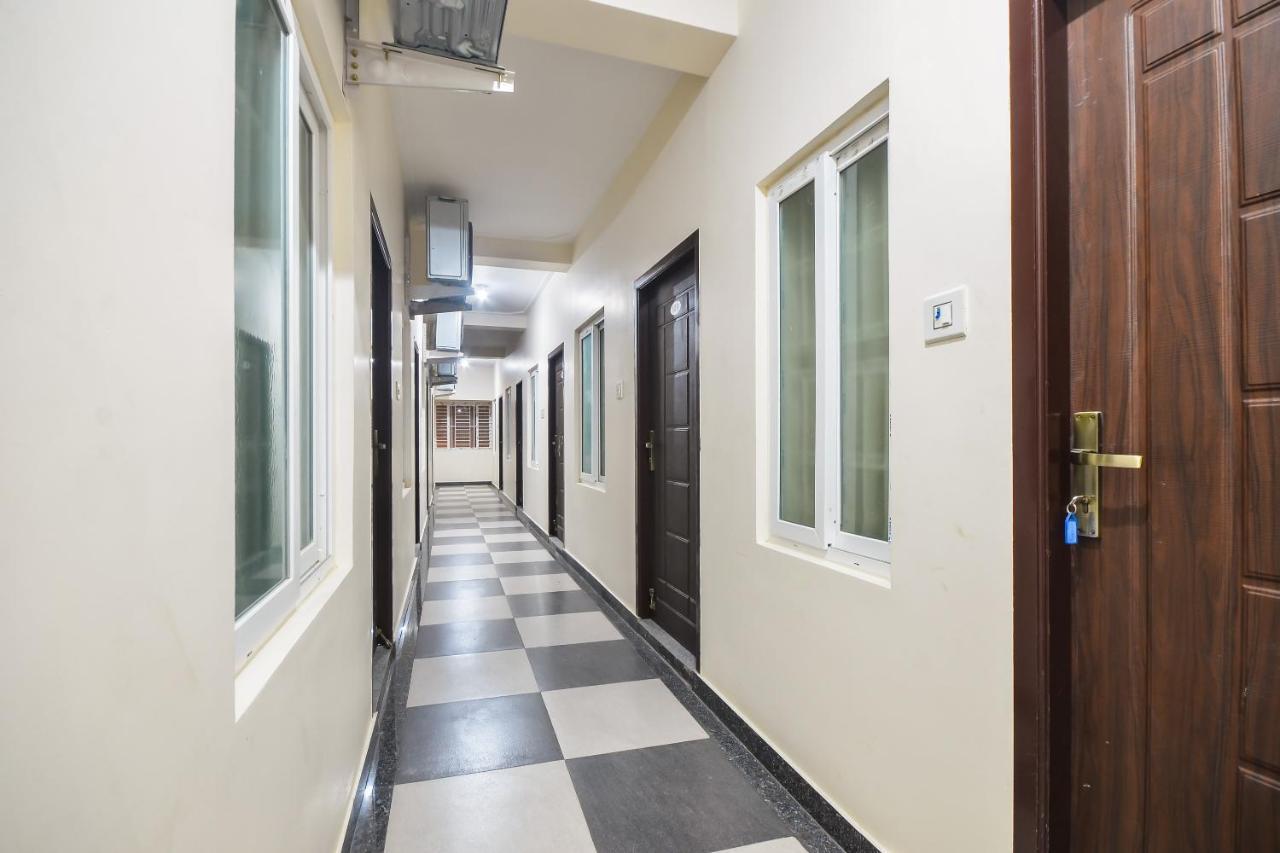 Oyo 70250 Royal Residency Hotell Nāmakkal Eksteriør bilde